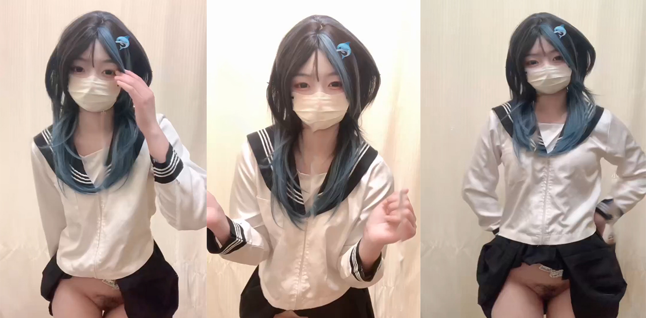 极品福利姬萝莉【小狸】cos洛丽塔脱衣舞大秀，各种诱人动作风骚到极致